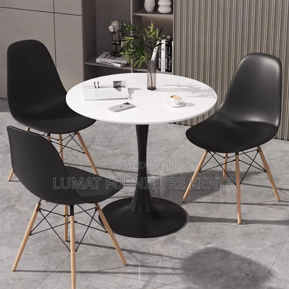 Home Eames Dinning Table