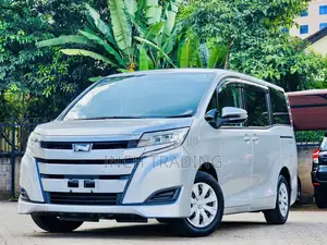 Toyota Noah 2.0 FWD (8 Seater) 2018 Silver