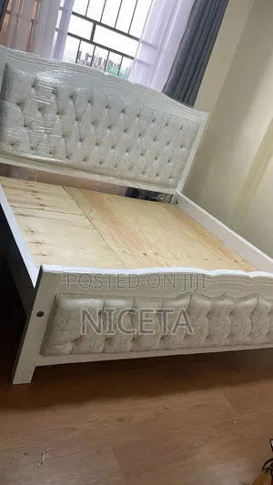 Chester Mocket 6by6 Beautiful Bed