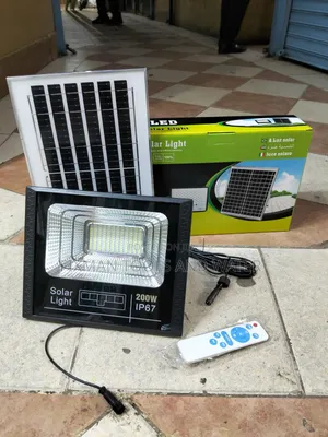 Advanced Ip 67 Solar Flood Light 200watts + Panel And Remote Sensors