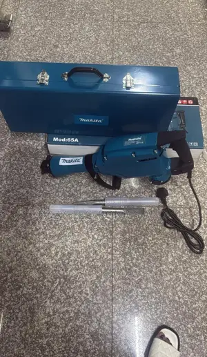 Makita Demolisher Machine