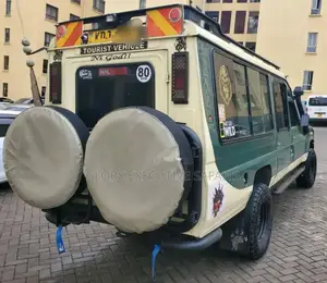 Safari Land Cruisers For Hire