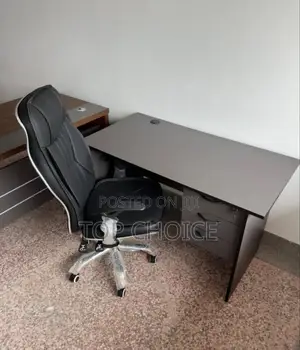 Modern Office Chair With Table