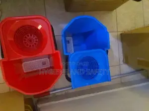Mop Buckets With Wringers (Blue Red)