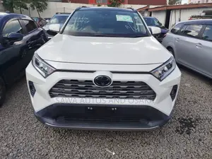 Toyota RAV4 2019 White