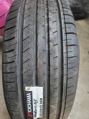 245/45r19 Yokohama Tyres 98 W