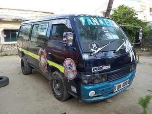 Nissan Caravan (Urvan) 2001 Blue