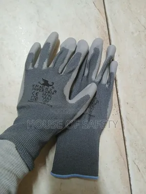 Smooth Service Grip Grip Gloves