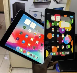 Apple iPad 9.7 128 GB Gray
