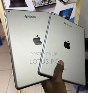 Apple iPad 9.7 128 GB Gray
