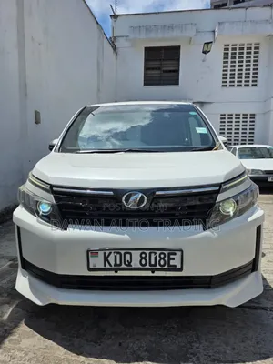 Toyota Voxy 2017 White