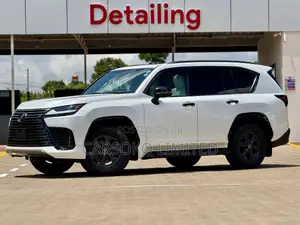 Lexus LX LX 600 2022 White