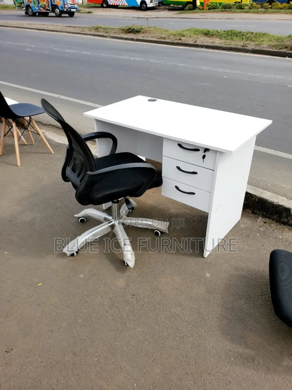 Pure White Office Desk /Chair