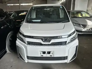 Toyota Voxy 2018 White