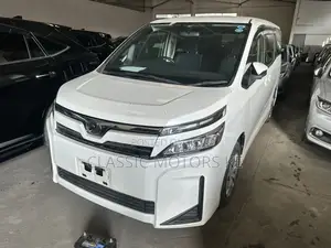 Toyota Voxy 2018 White