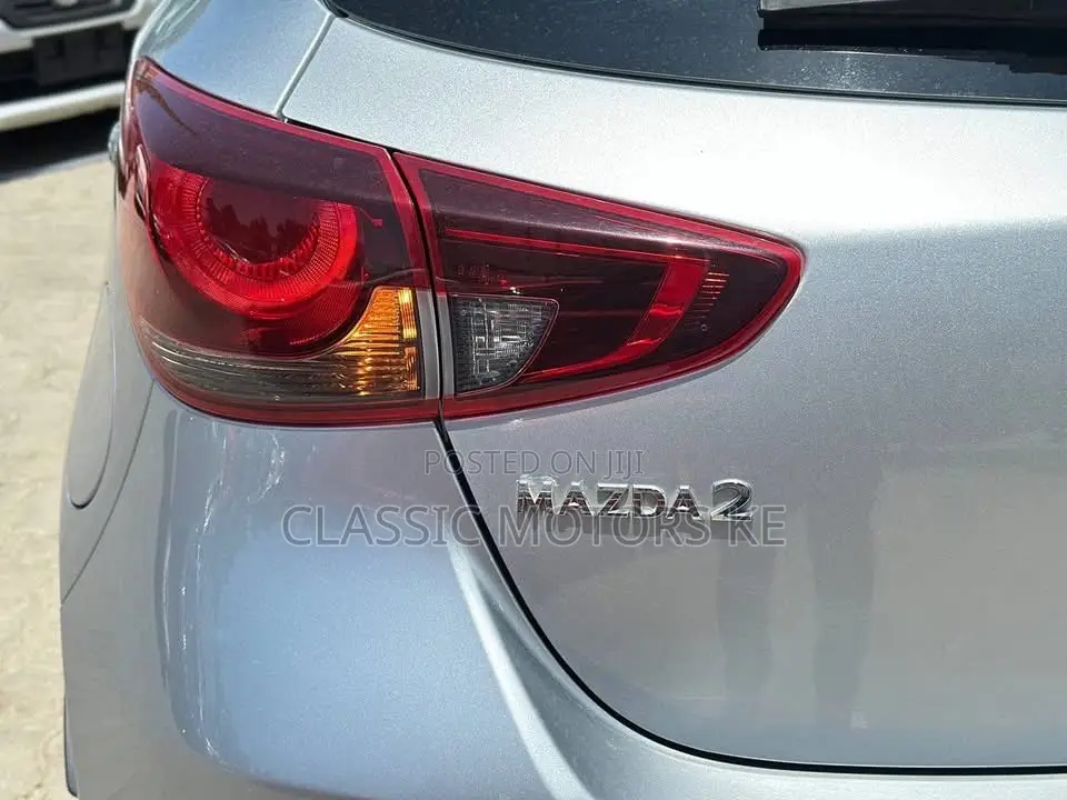 Mazda 2 2019 Silver
