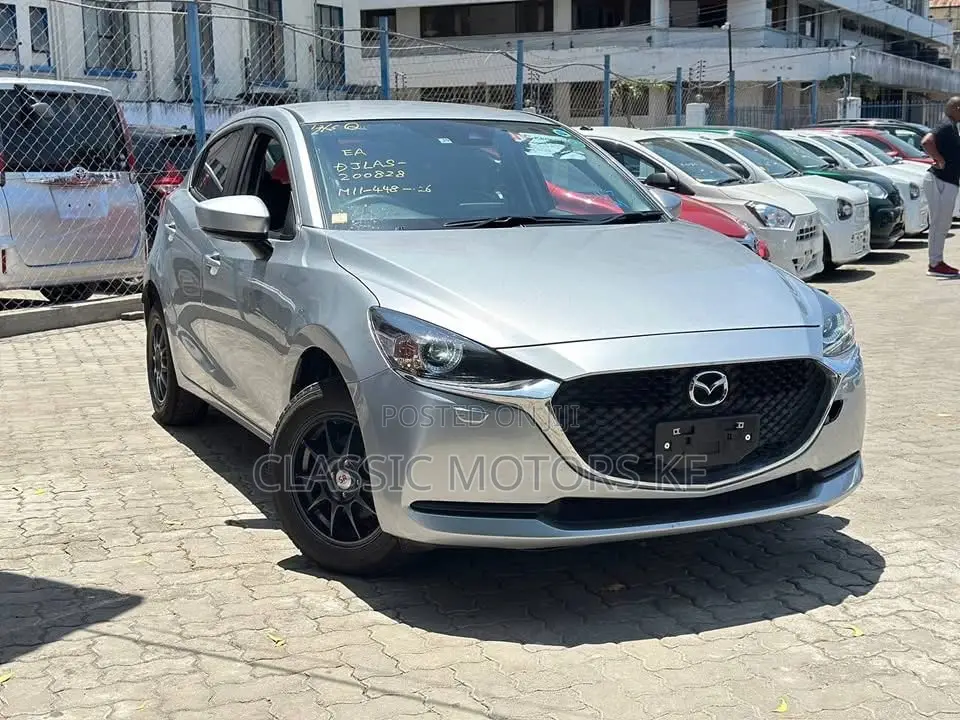 Mazda 2 2019 Silver