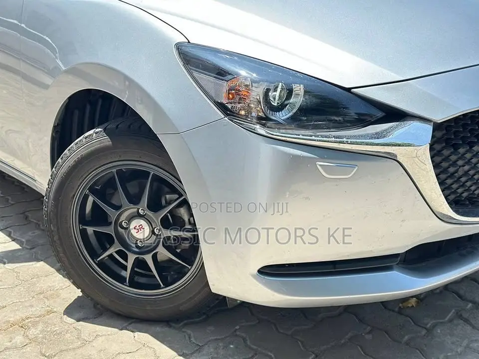 Mazda 2 2019 Silver