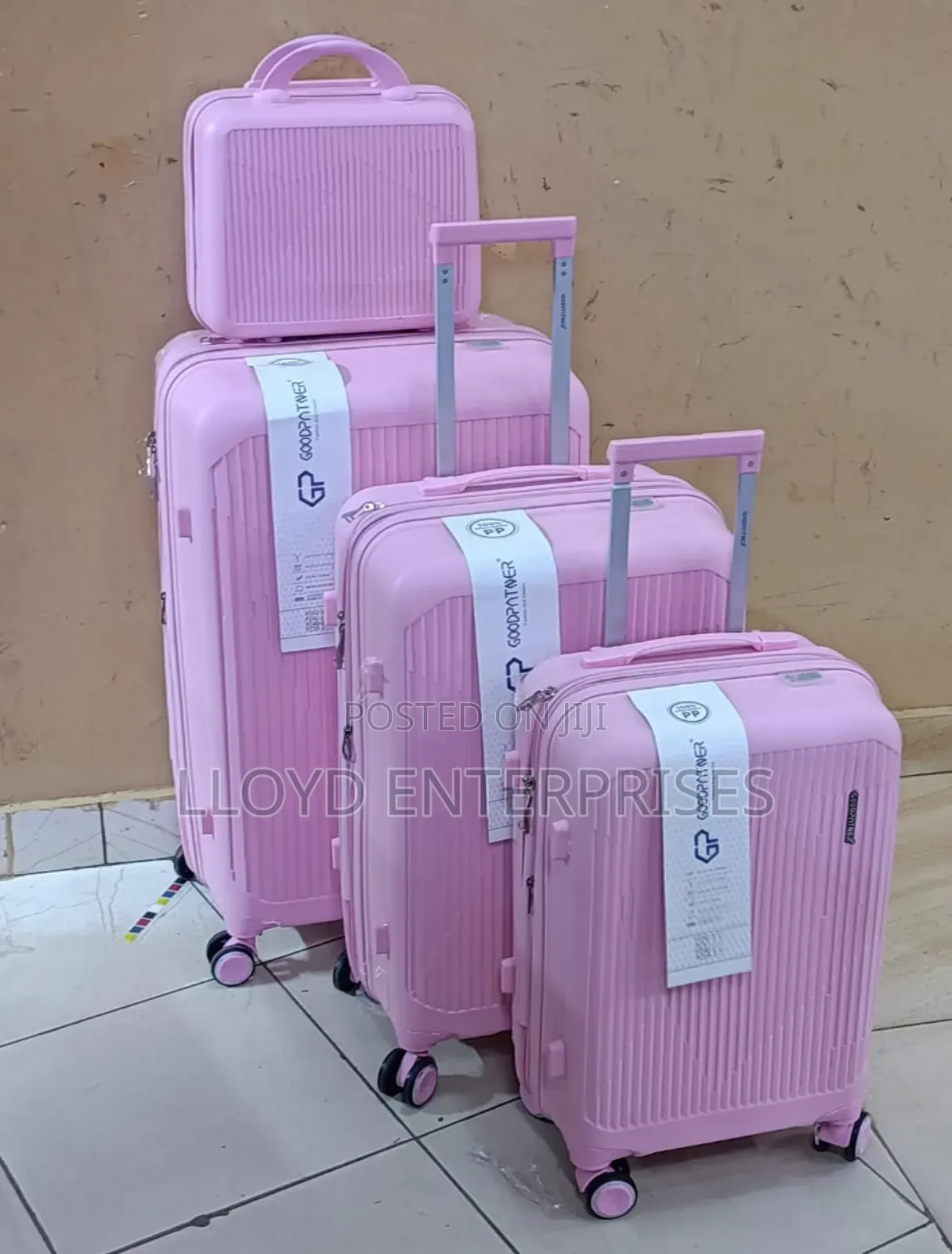 4 in 1 Unbreakable Suitcase