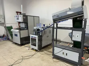 Energy-efficient 4 Cavity Pet Bottle Blow Moulding Machine