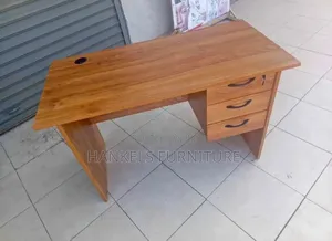 Simple Office Study Desk – Quality Guaranteed