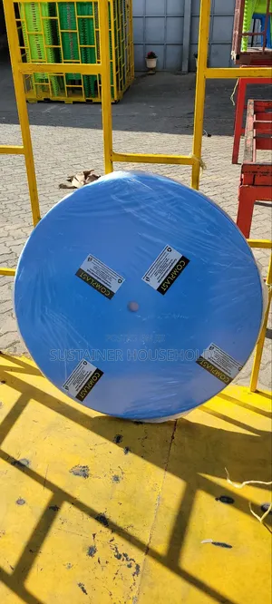 6 Seater Round Plastic Table, Plastic Table With an Umbrella Hole