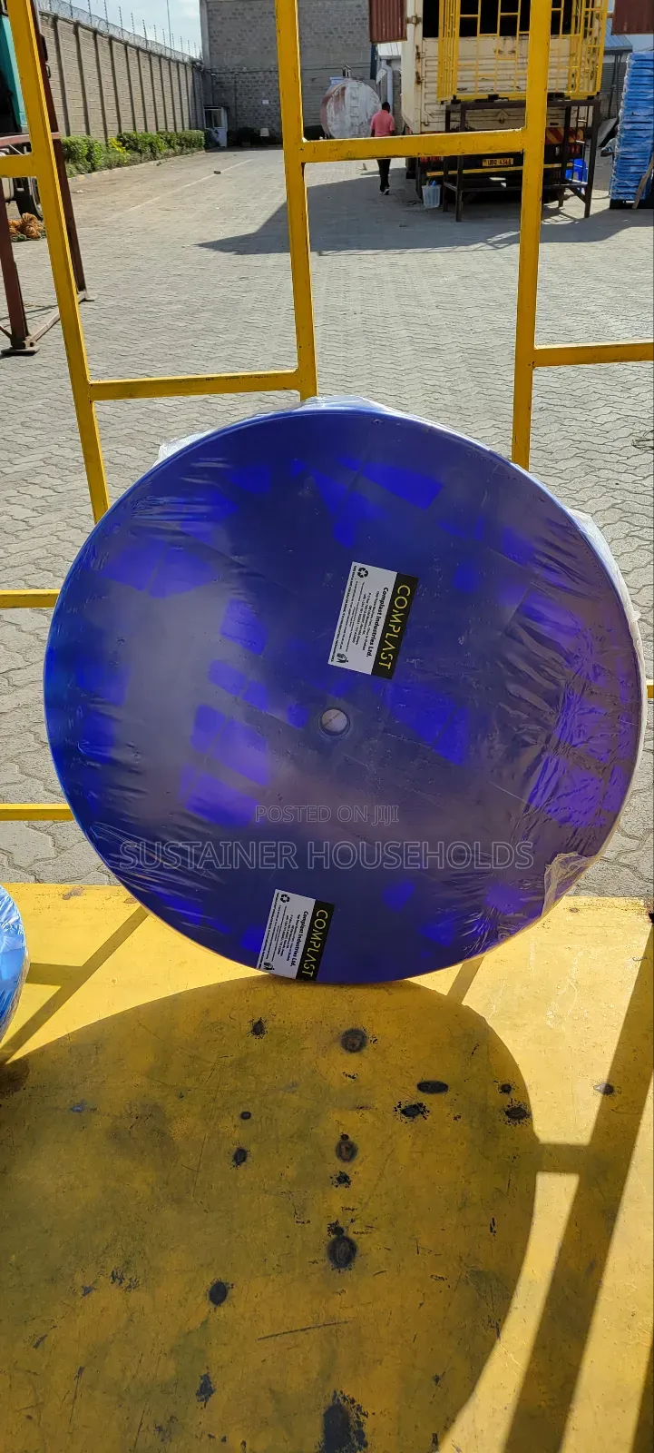 Garden Plastic Table With Heavy Duty Round Legs