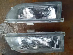 Headlight Toyota 102/100