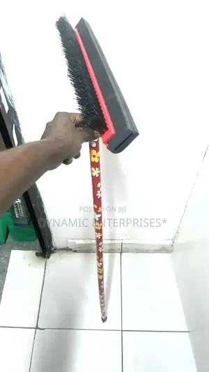 2-in-1 Rubber Broom With an Integrated Squeegee