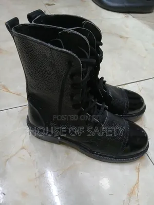 Male Security Boot at 2000