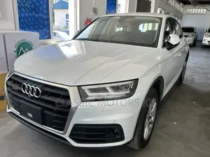 Audi Q5 2.0T Premium AWD quattro 2018 White