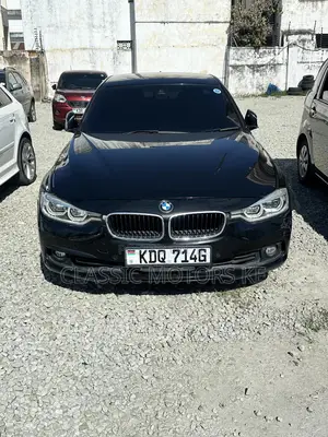 BMW 320i Sedan RWD 2017 Black