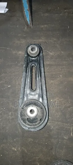 Nissan X-Trail/Dualis Gearbox Mounting
