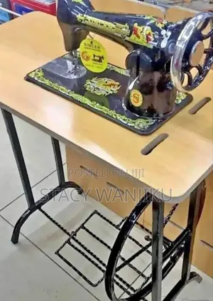 Singer Sewing Machine/ Complete Sewing Machine