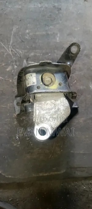 Toyota Wish 2005 Gearbox Mounting