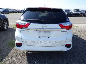 Honda Fit Shuttle 1.5 Hybrid 2WD 2018 White
