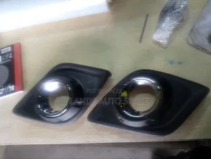 Hilux Revo Foglights Covers (Chrome)