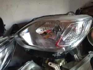 Headlight Toyota Passo