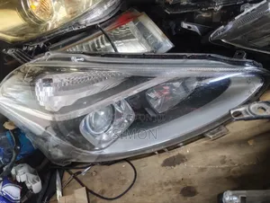 Right-Headlight Toyota Passo 2012