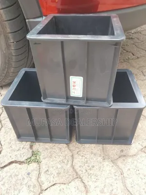 Reusable Plastic Cube Moulds