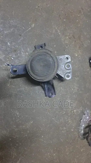 Engine Mount Toyota Vitz