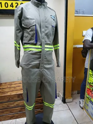 Durable Functional Pockets Overall Cargo