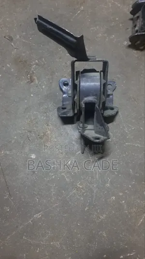 Engine Mount Suzuki Alto