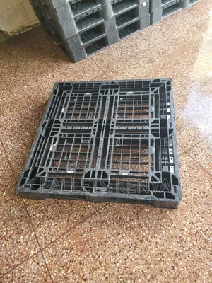Plastic Pallets- New Heavy Duty Pallets02