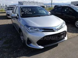 Toyota Corolla Fielder 1.5 Hybrid FWD 2018 Silver