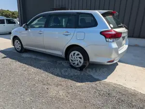 Toyota Corolla Fielder 1.5 Hybrid FWD 2019 Silver