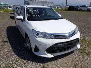 Toyota Corolla Fielder 1.5 Hybrid FWD 2018 Pearl