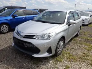 Toyota Corolla Fielder 1.5 Hybrid FWD 2019 Silver