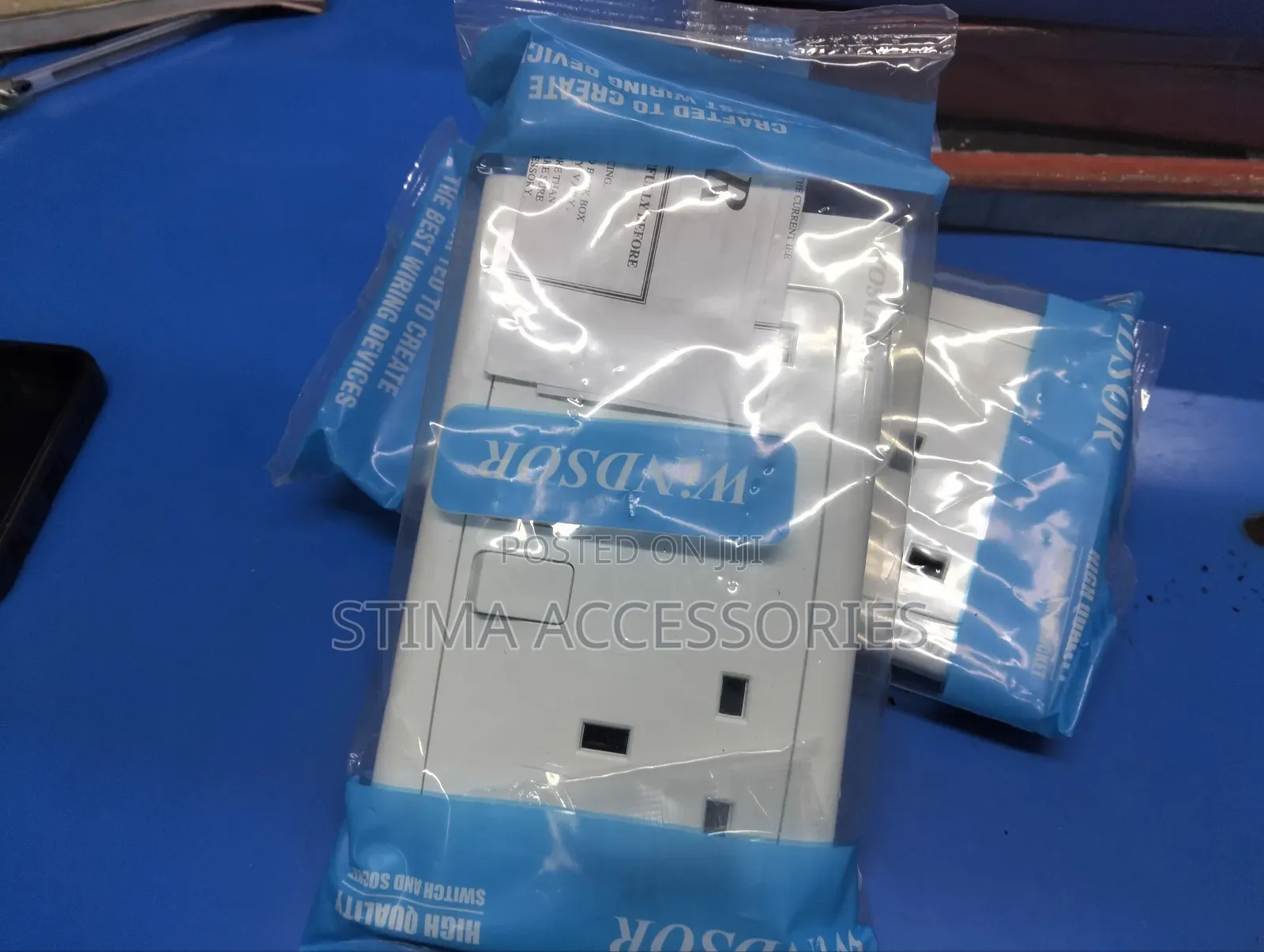 Windsor Twin Socket