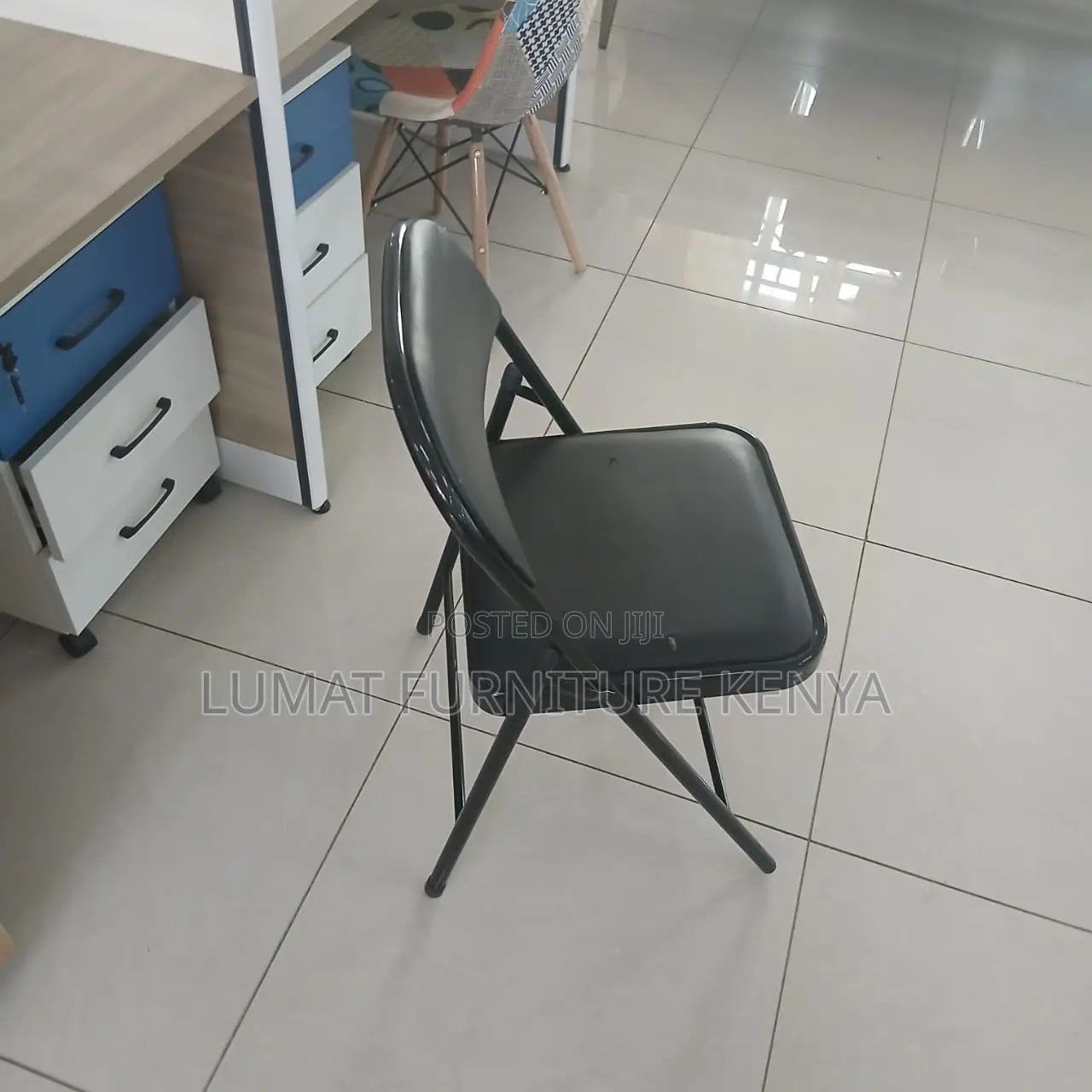Black Foldable Modern Chair